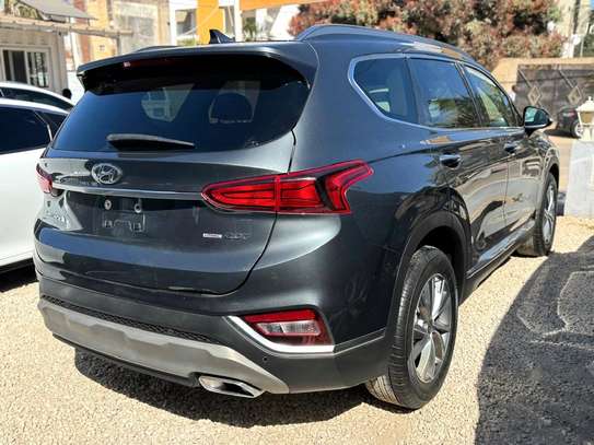 Hyundai Santa fe Sport image 6