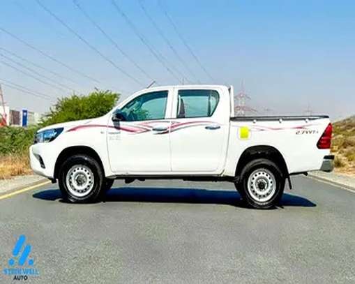 TOYOTA HILUX 2022 image 3