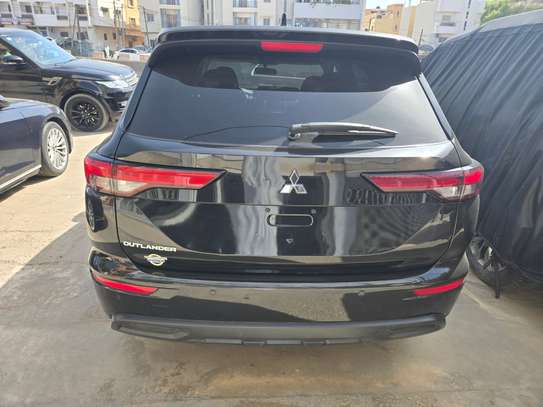 Mitsubishi outlander image 5