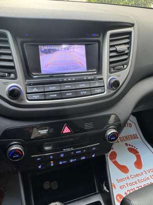 HYUNDAI TUCSON image 5