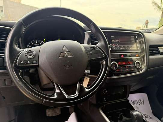 Mitsubishi outlander se image 5