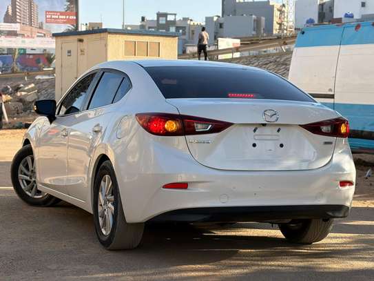 MAZDA 3   2017 image 10