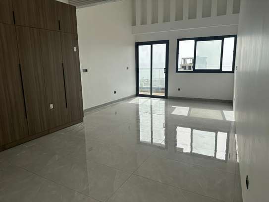 JOLI APPARTEMENT A LOUER FENETRE MERMOZ image 9