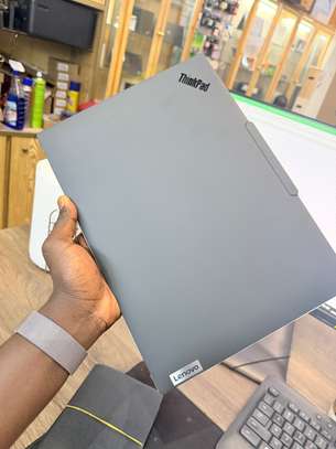 Écran portable 14" Full HD USB-C noir compact image 2