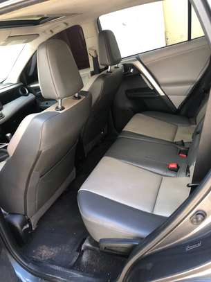 Location Toyota RAV4 Limited image 6