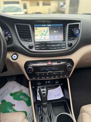 Hyundai Tucson Limited image 3