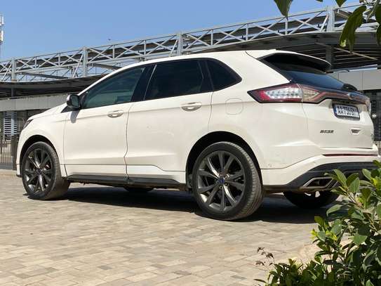 LOCATION FORD EDGE SPORT image 6