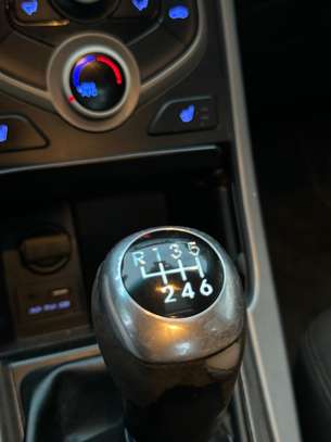 Hyundai avante image 14