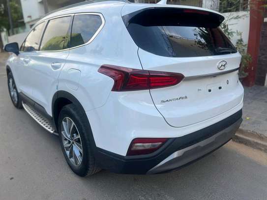 hyundai santa fe 2019 image 2