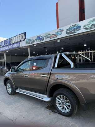 Mitsubishi L200 2018 image 8