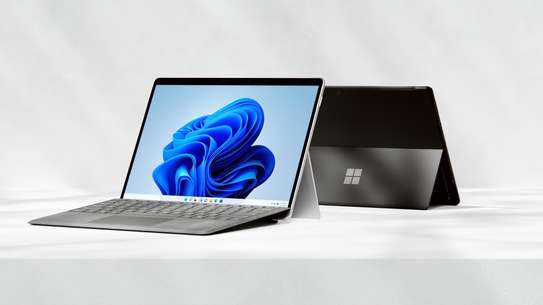 Microsoft Surface Pro 8 - 13" image 2
