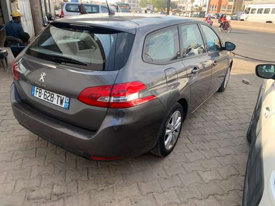 Peugeot 308 diesel automatique année 2018 image 3