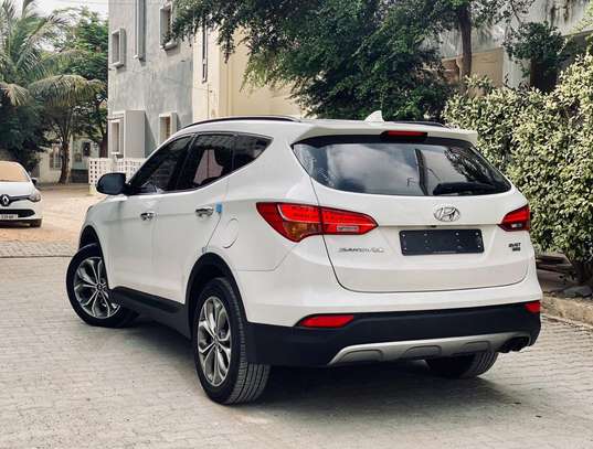 Hyundai Santafe Diesel  2015 4*4 image 6