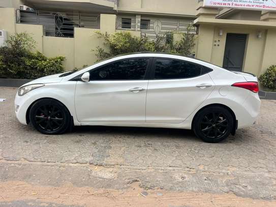 Hyundai Elantra Limited image 4
