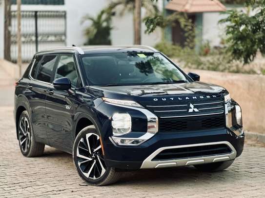 2023 Mitsubishi Outlander Hybrid Plug-in GT Electric image 2