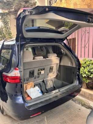 Toyota Sienna LE 2020 (8 places) image 3