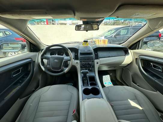 Ford Taurus image 7