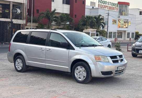 DODGE CARAVAN 7 places image 2