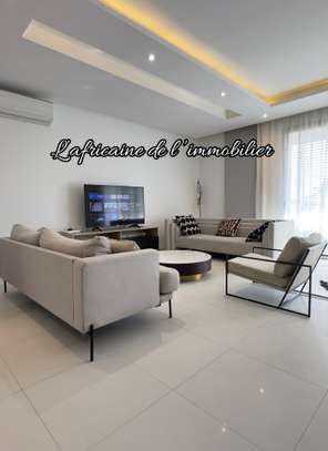 À louer – Appartement F4 meublé à Point E image 3