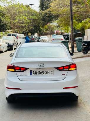 Location Hyundai avente 2018 image 6