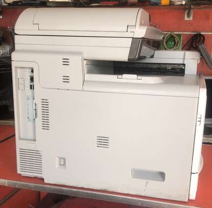 PHOTOCOPIEUR MULTIFONCTION LASER COULEUR RICOH image 1
