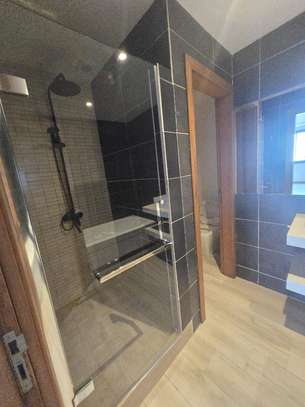 Appartement F4 vide vue sur mer à louer à Mermoz image 3