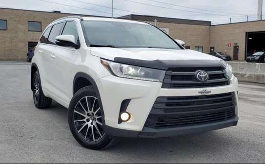 TOYOTA HYLANDER 7 places full options image 1