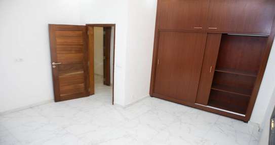APPARTEMENT F4 À LOUER - CITÉ MAKIOU FAYE image 9