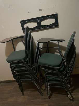 Tables et chaises en provenance d’Allemagne image 6