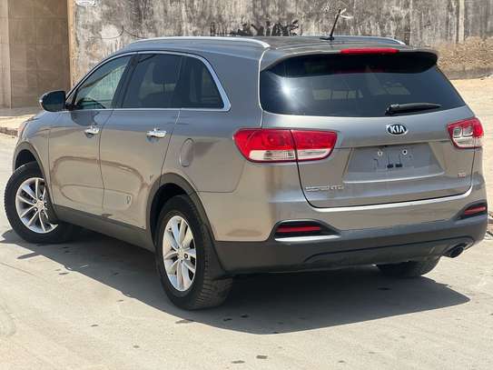 Kia Sorento image 2
