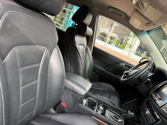 Ssangyong Rexton 2017 image 8