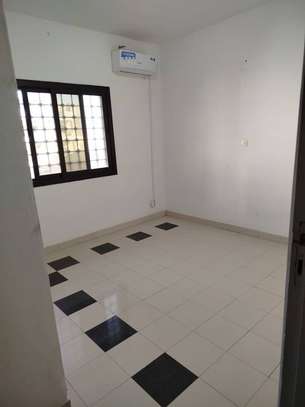 APPARTEMENT NGOR ALMADIES DERRIERE PHILIPPE MORRIS image 3