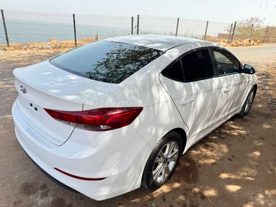 Hyundai Elantra 2017 image 8