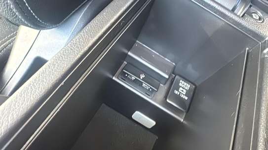 Mitsubishi Outlander image 11