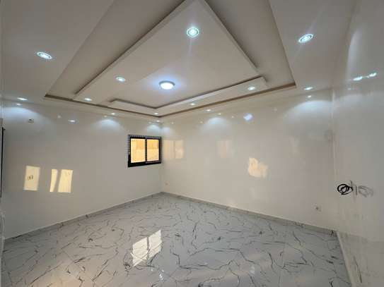 Appartement neuf 3 chambres salon Ouakam Extension à louer image 8
