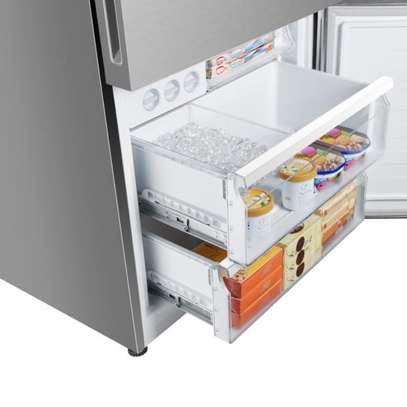 RÉFRIGÉRATEUR COMBINÉ HISENSE 468 LITRES AVEC Ft  À EAU - image 3
