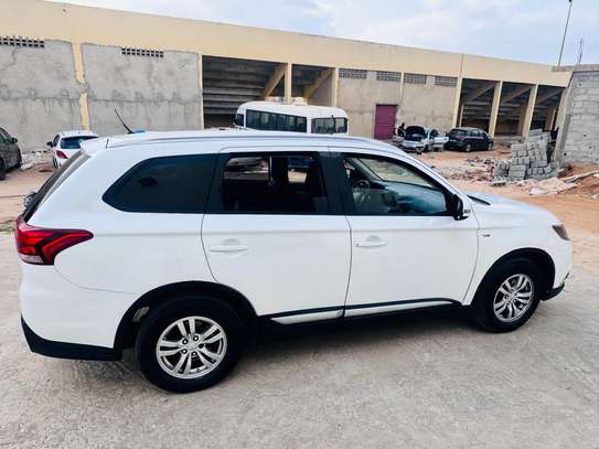 Vente Mitsubishi Outlander image 2
