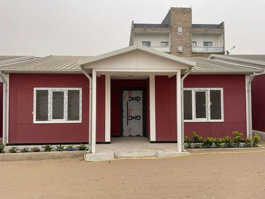 Des Villa préfabriquées a louer a Niacoulrab image 2