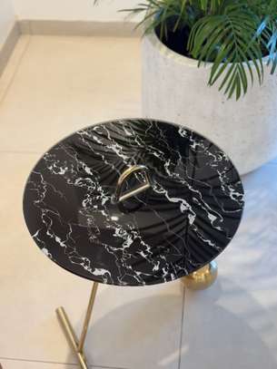 Table d’appoint design KARE image 2