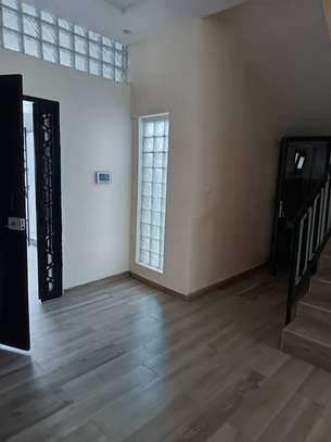 Villa F6 à louer aux Almadies image 3