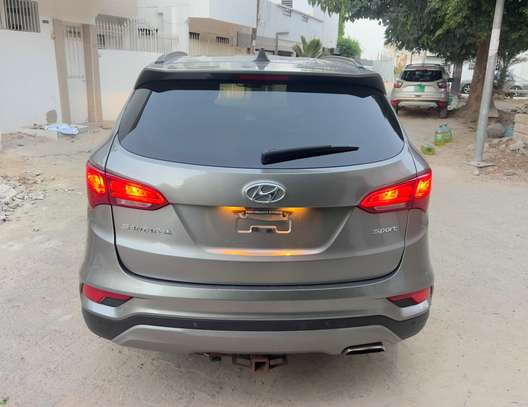 Hyundai Santafé image 4