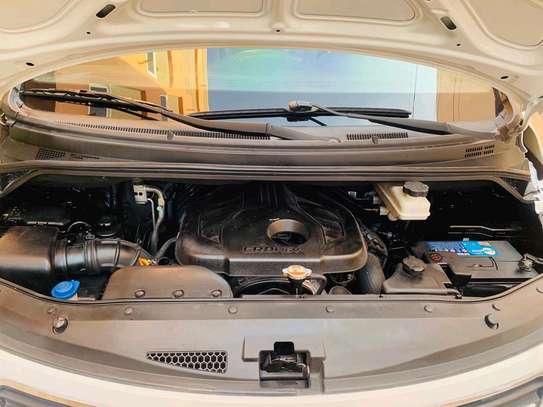 Hyundai grand starex 2017 12 place image 13