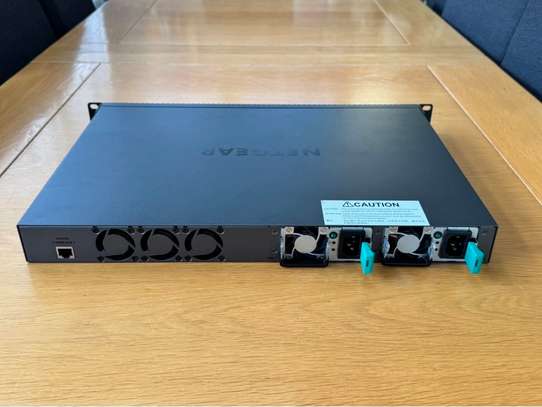 Netgear M4300-28G-POE+ network switch image 2