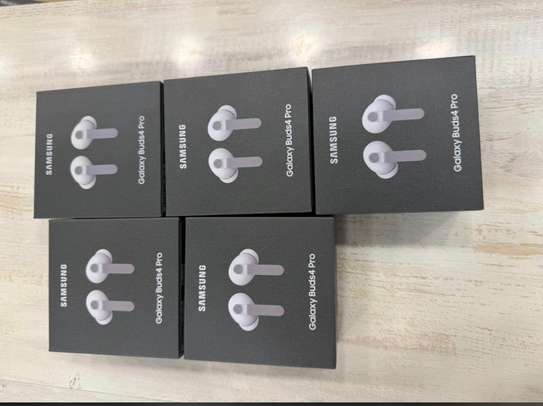 Samsung Galaxy Buds4 Pro blanc réduction bruit active image 2