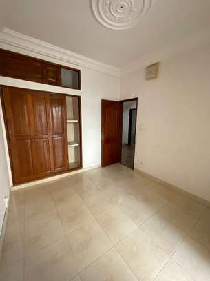 À Vendre – Villa R+1 aux Mamelles (Cité Cheikh Amar) image 6