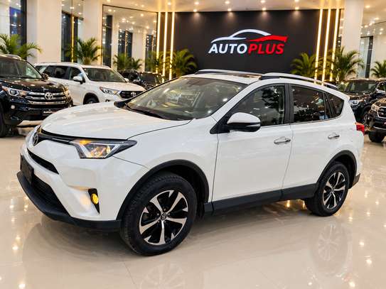 Toyota Rav4 2017 Limited image 4