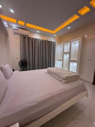 Villa meublée R+1 à vendre à Ngaparou image 2
