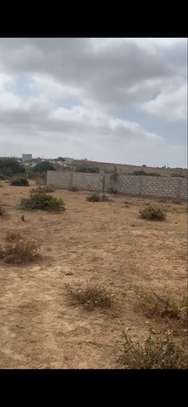 Terrain 360M2 à Yenne Toubab Dialao image 5
