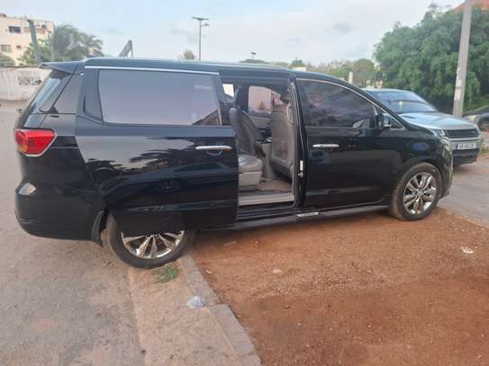 Kia Carnival 9 places image 15