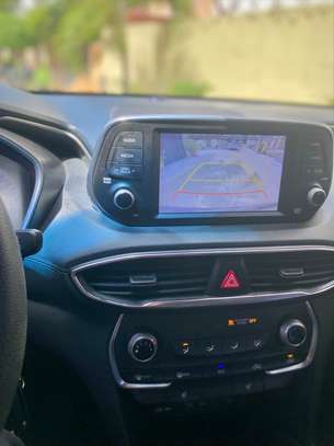 Hyundai santaFe 2019 image 2